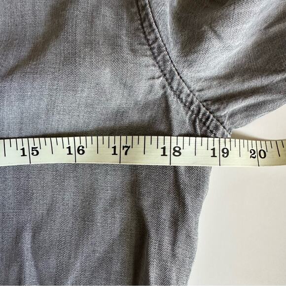 💥CLOTH & STONE Gray Chambray Split Back Button Down Shirt Women’s Small Anthro - Picture 8 of 11